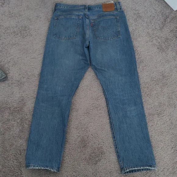 Levi's 501 distressed jeans 28x28 - Picture 7 of 9